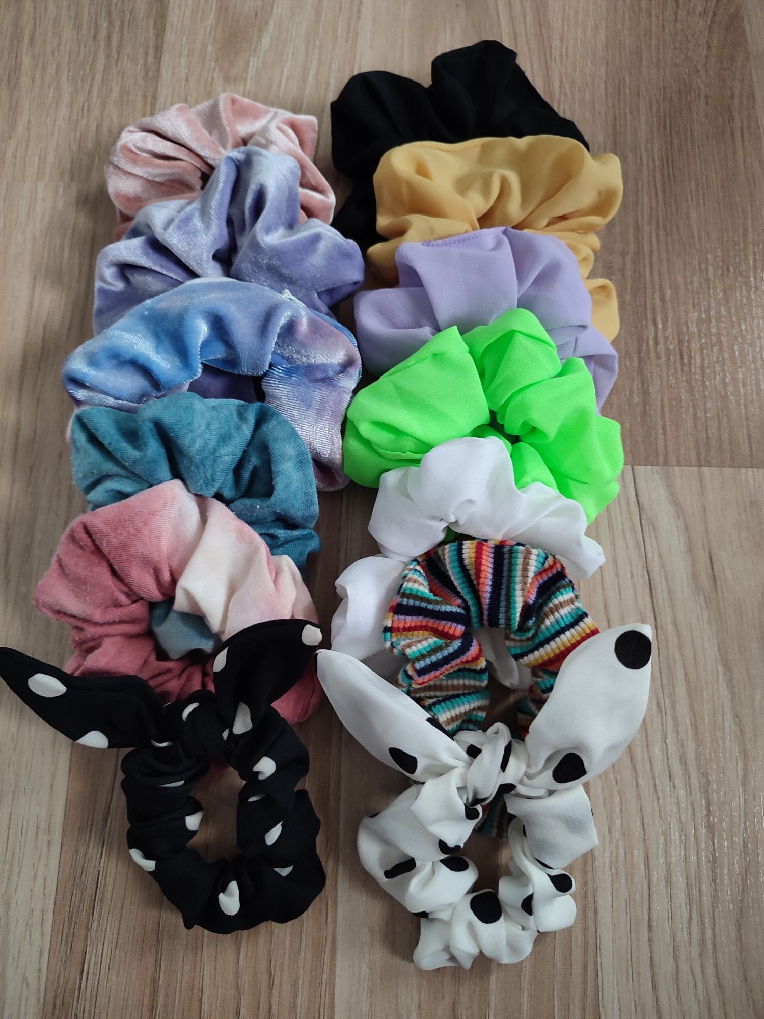 Zestaw 13 gumek do włosów scrunchie