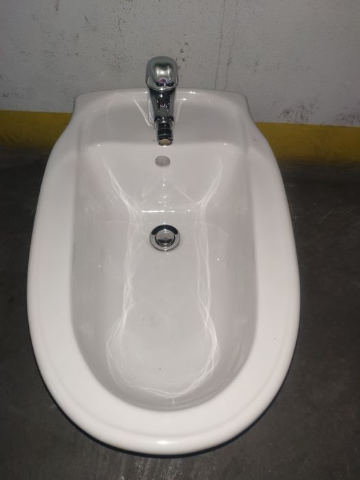 Vendo Bidé usado ( cor branco)