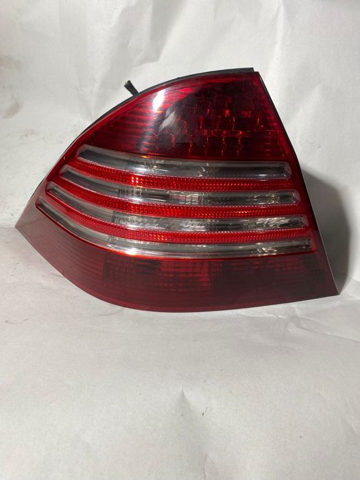 Farolim trás esquerdo Mercedes