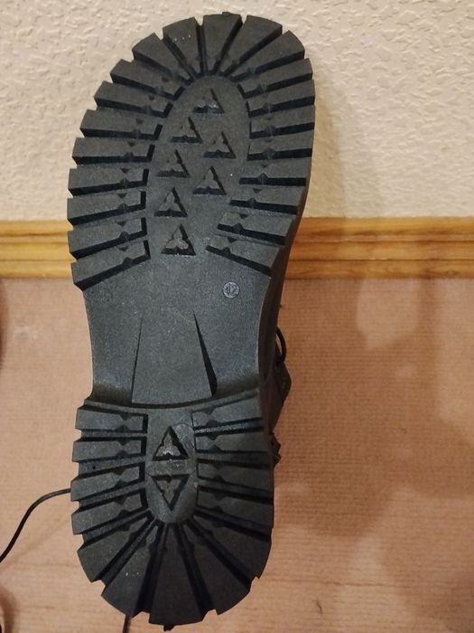 Нове зимове чоловіче взуття