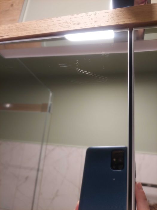 Szafka łazienkowa z lustrem