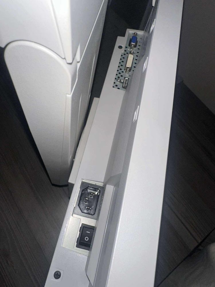 Monitor 24 cale hdmi dp usb