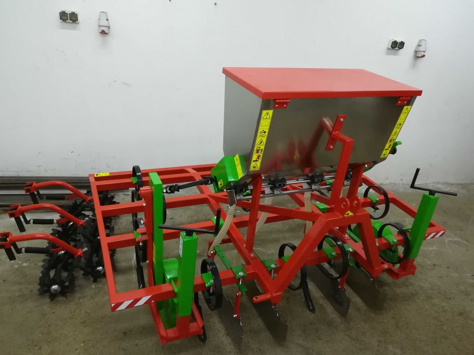 Pielnik ekopielnik podsiewacz nawozu do truskawek i warzyw