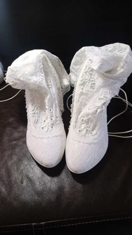 Buty białe ślubne koronkowe WITT