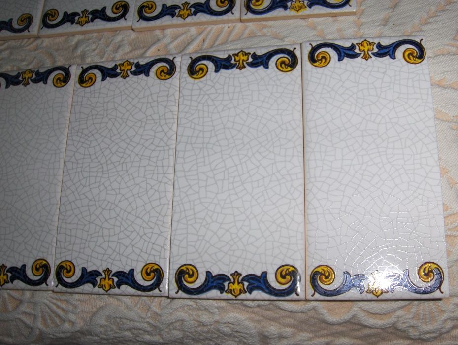 AZULEJOS Vidrados, pintados à mão com NÚMEROS e LETRAS - Novos
