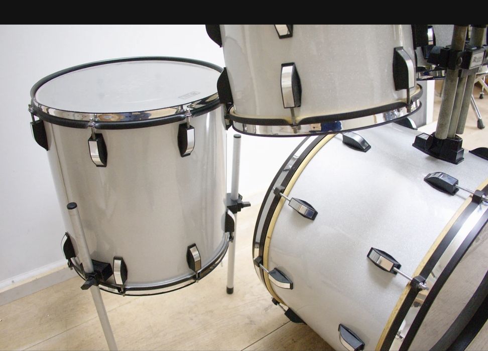 Bateria completa Roger's com conjunto de Pratos Zildjian Avedis