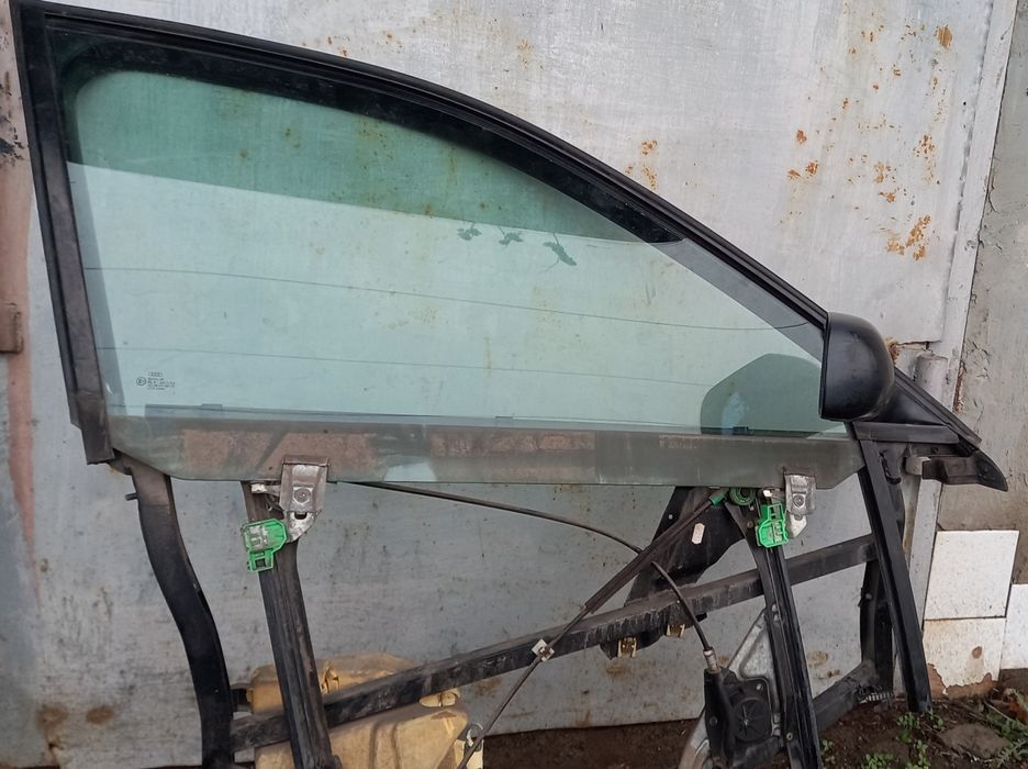 Audi 100 с4 двері передні праві