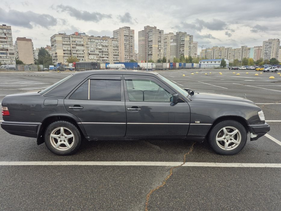 Продам Мерседес 124 2л бензин