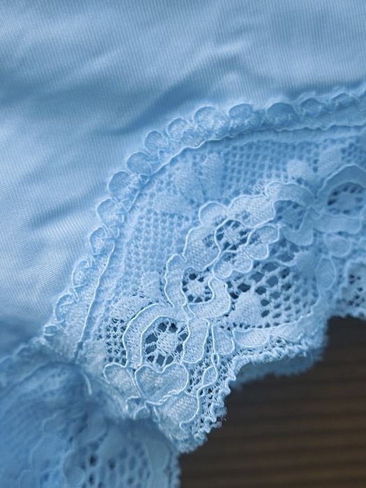 Majtki damskie z koronką rozmiar 38/40 M firma Primark