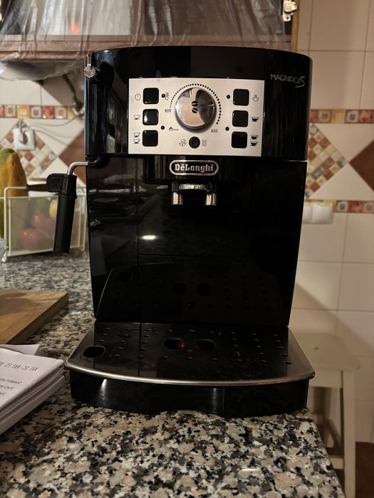 Máquina de Café automatica Magnifica S ECAM22.110.B