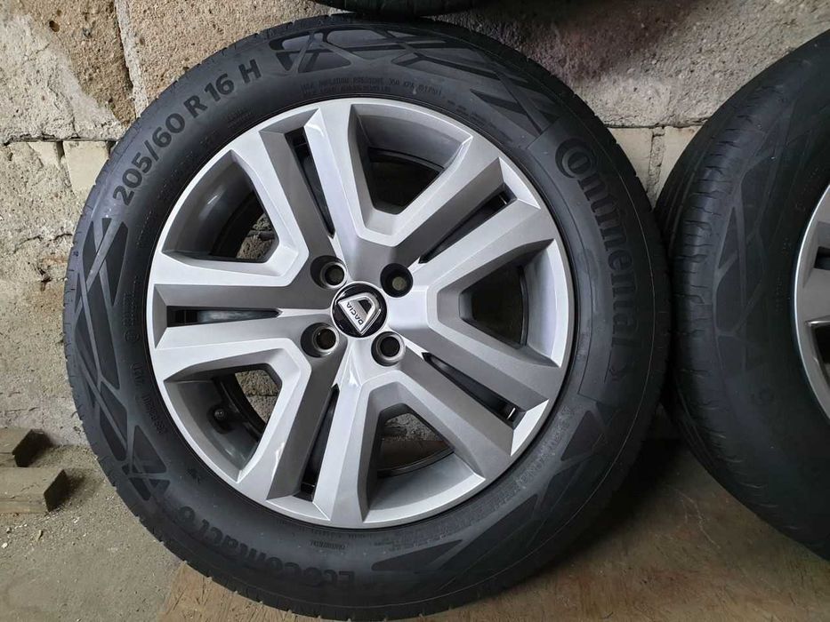 Kołpaki oryginalne strukturalne Dacia R16 4x100