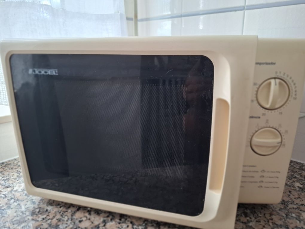 Microondas,usado com excelente funcionamento.