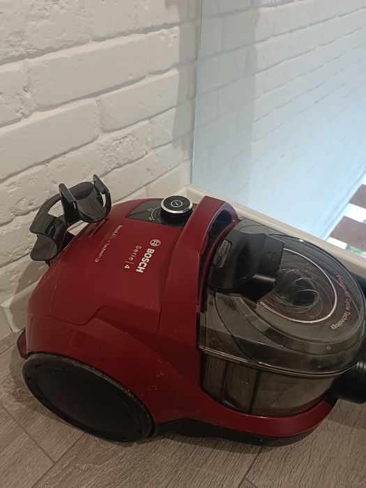 Пилосос Bosch Series 4