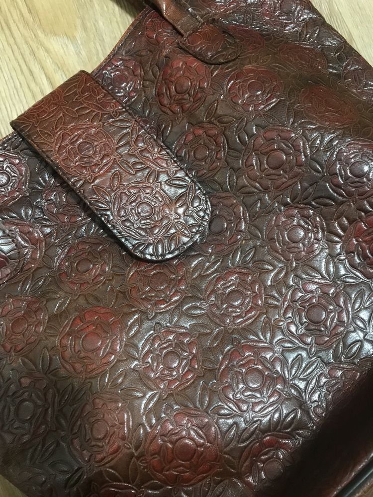 Стильна вінтажна шкіряна сумка