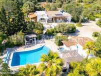 Encantadora Moradia Térrea no Algarve com Anexo e Piscina