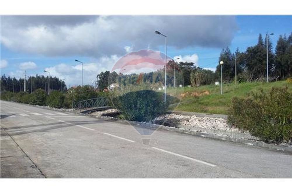 Lote de terreno na Curia