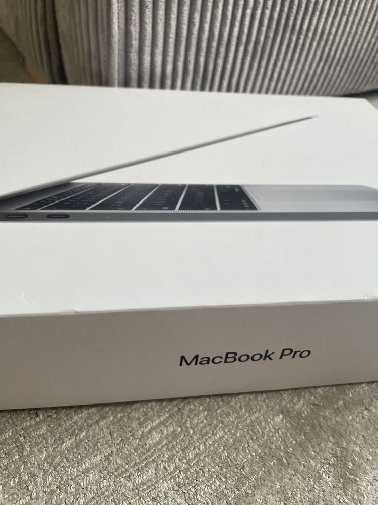 Pudelko do macbook pro