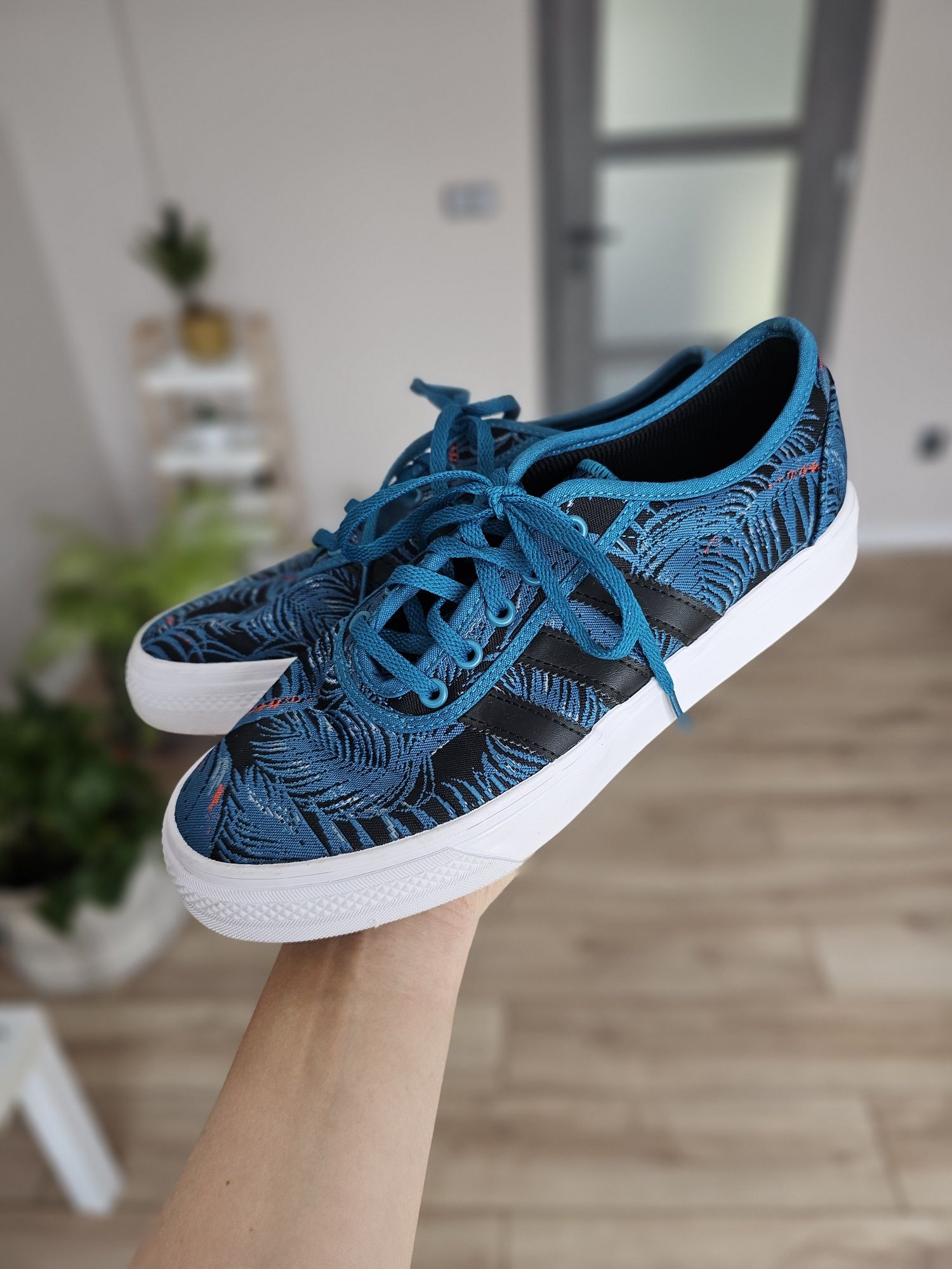 Niebieskie trampki Adidas AdiEase floral w rozmiarze 42 stan idealny