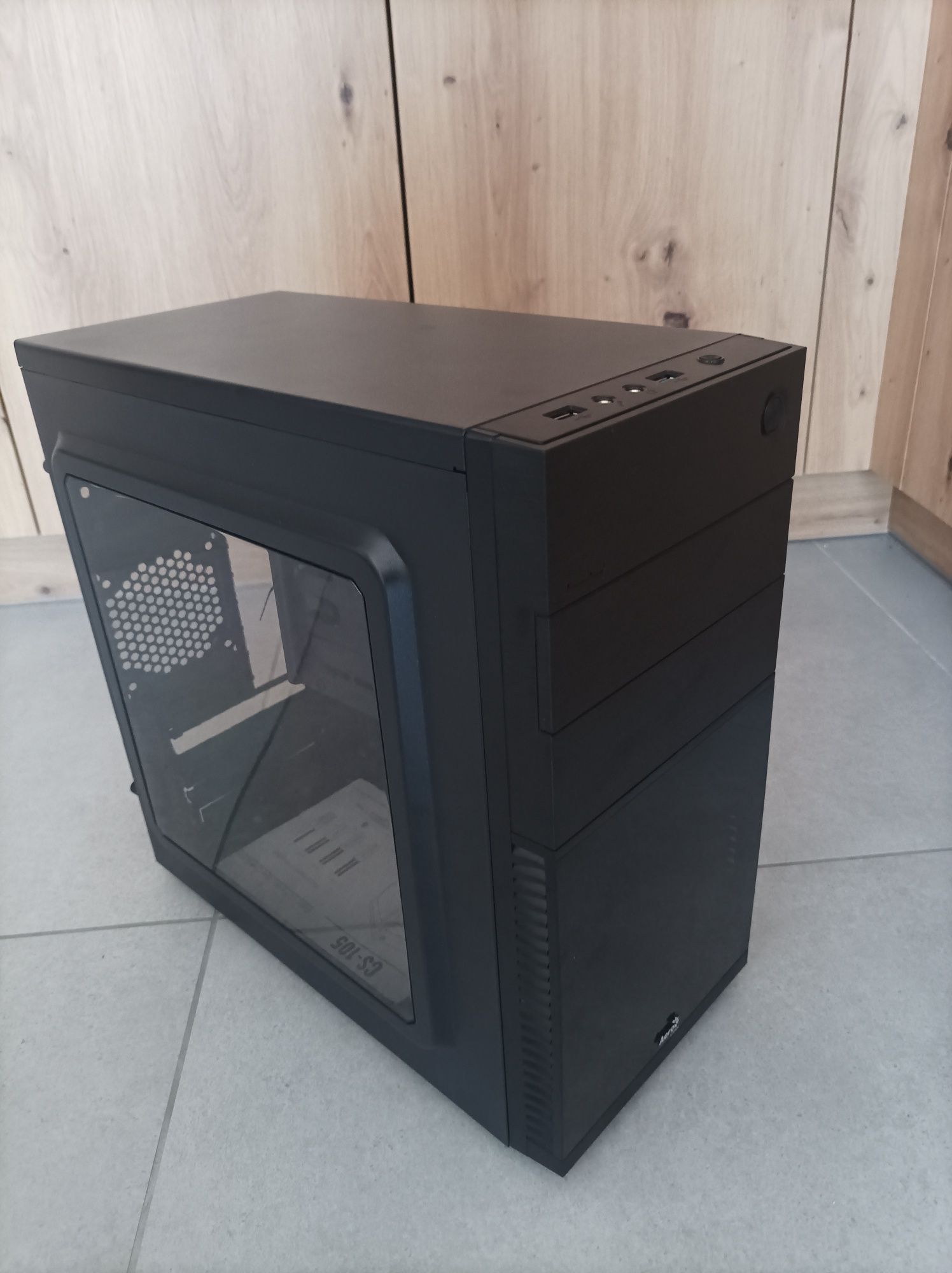 Obudowa komputera Aerocool CS-105 Red