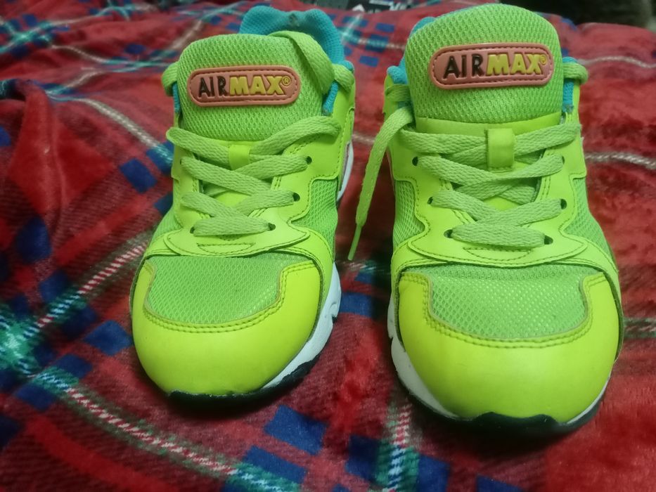 Продам кроссовки nike