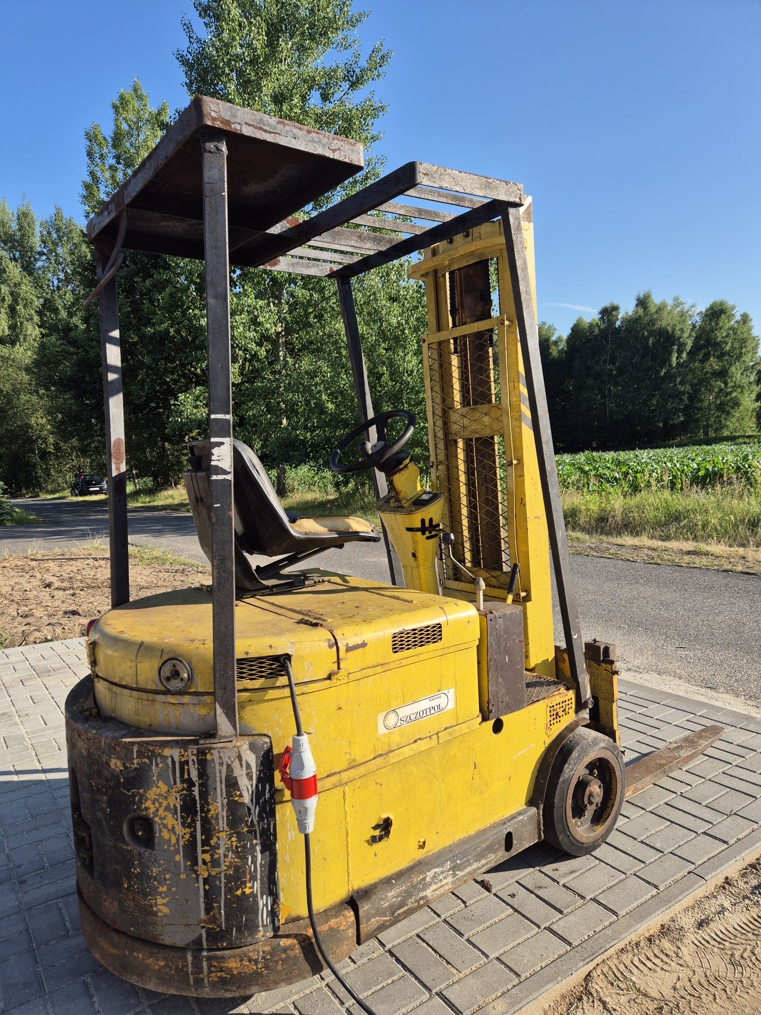 Wózek widłowy elektryczny 400V