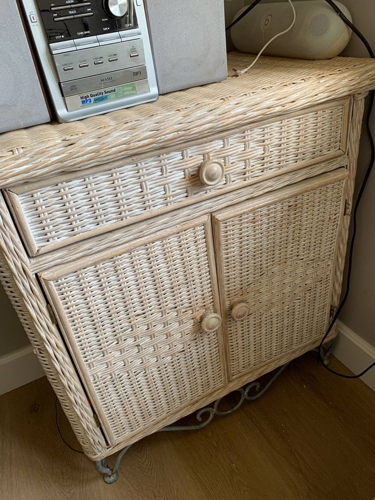 Komoda szafka wiklinowa biała i lustro boho rattan regał ratanowa