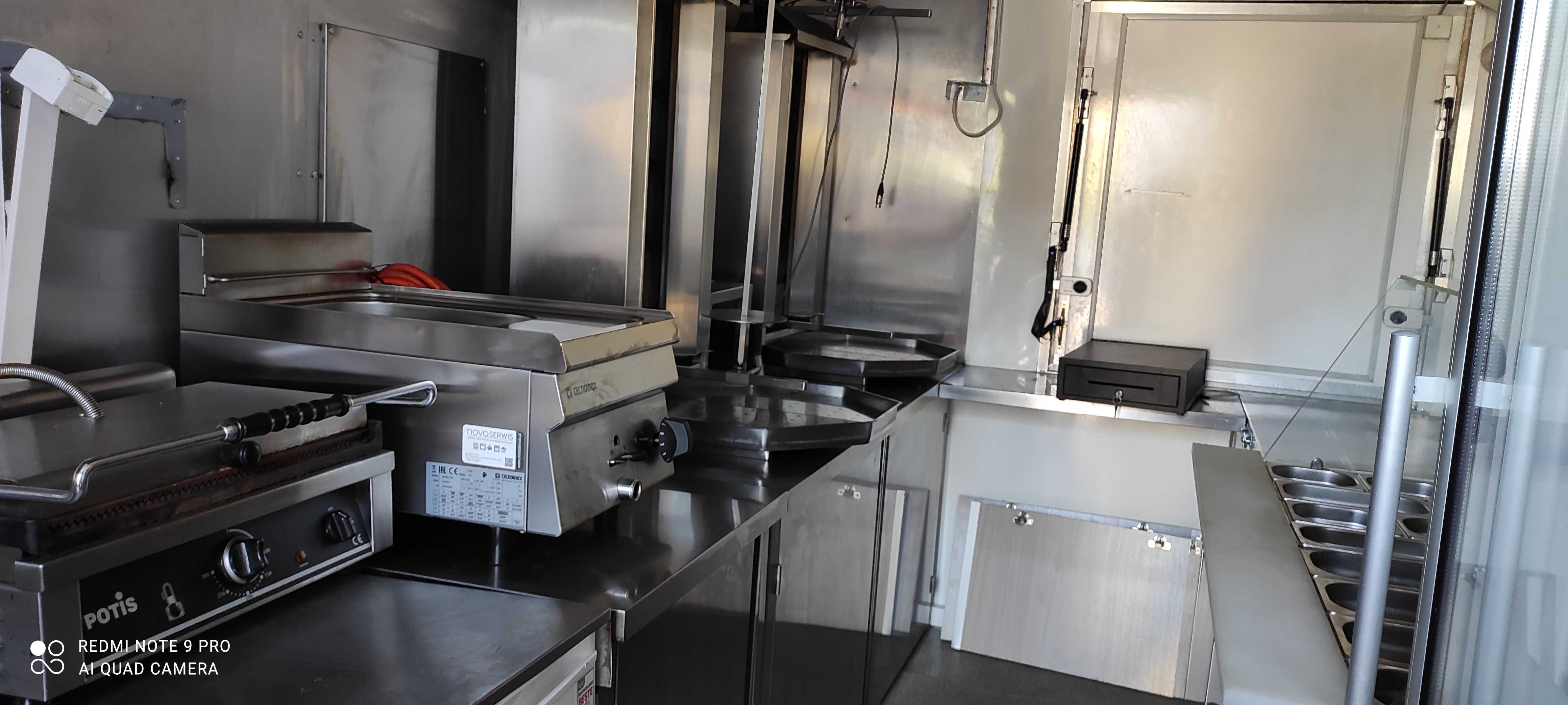 Mobilna przyczepa gastronomiczna w idealnym stanie
