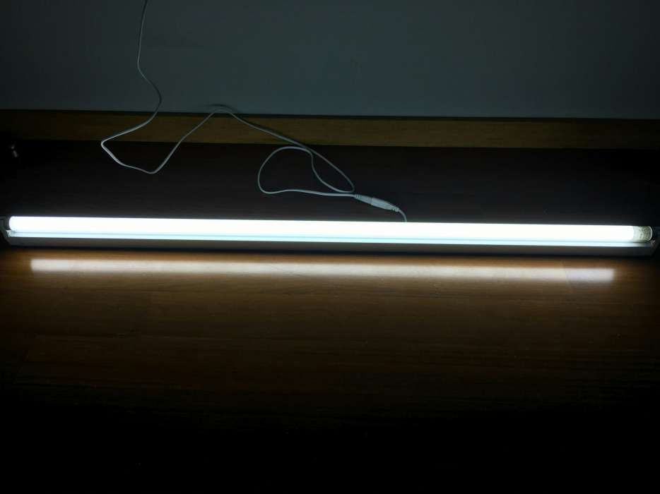 Armadura com lampada led com 1.20