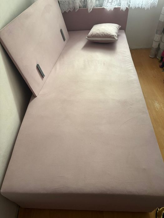 Łóżko pudrowy róż