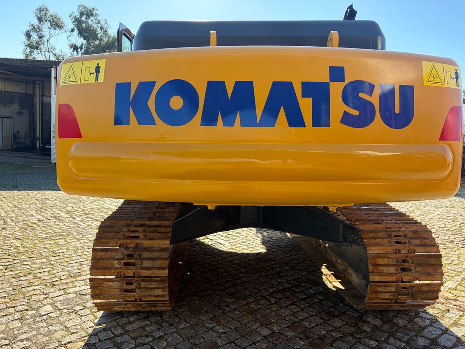 Escavadora Komatsu