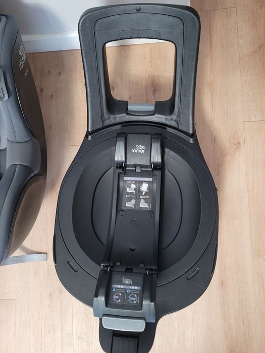 Fotelik samochodowy Britax Dualfix iSense Midnight Grey z bazą