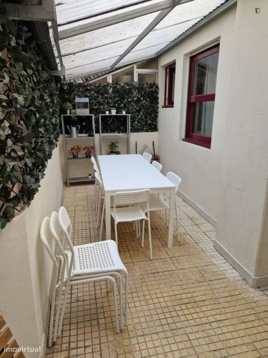 Quarto - localizado em Cedofeita Porto