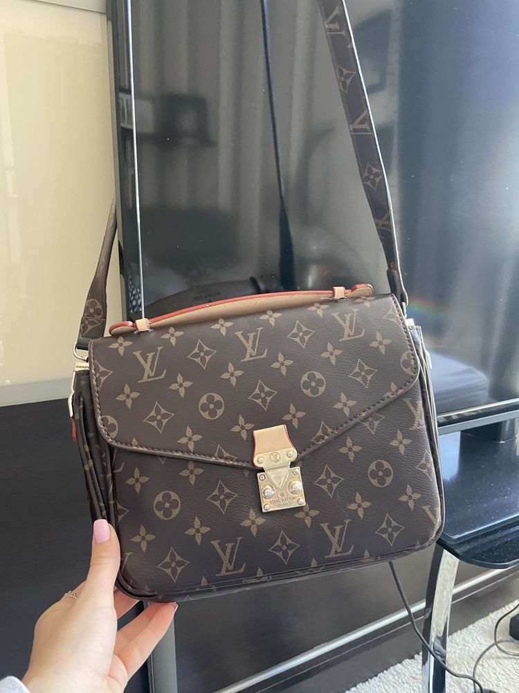 Torebka louis vuitton listonoszka skóra  naturalna pochette