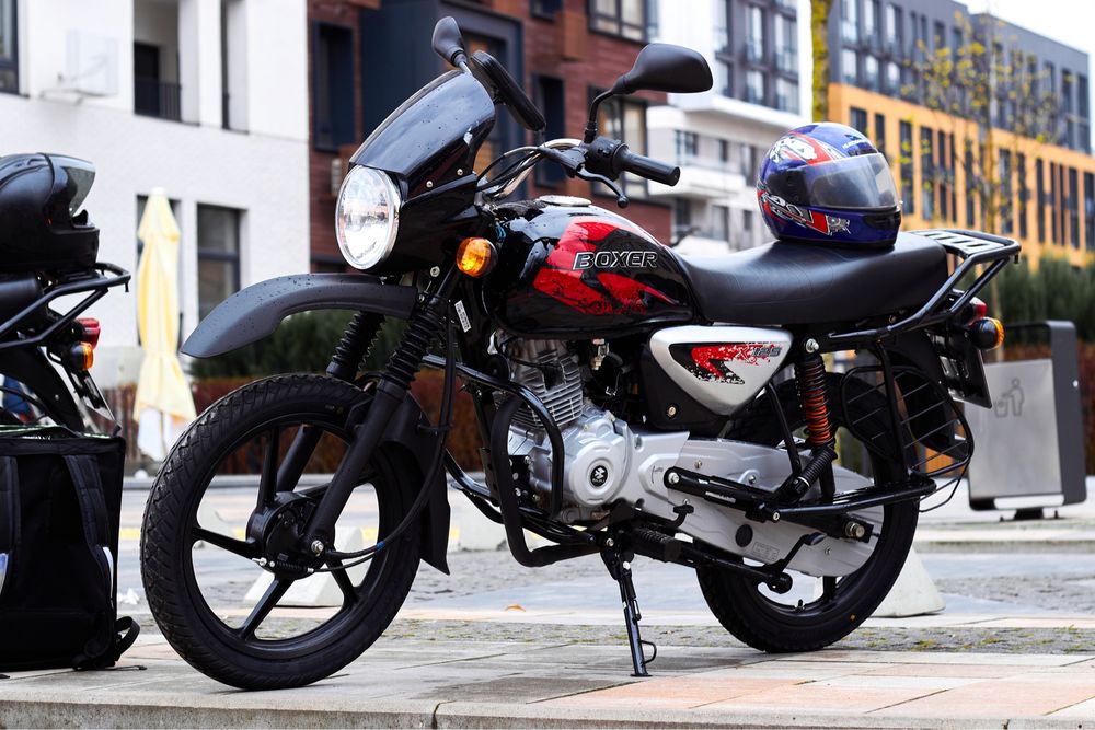 Оренда погодинна/подобово нових мотоциклів Bajaj Boxer 150