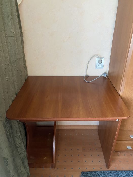 Компʼютерний стіл