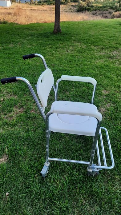 Cadeira ortopédica sanitária
