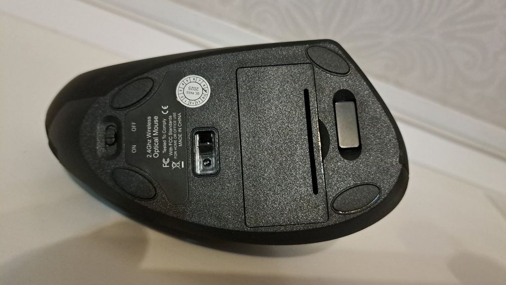Ергономічна вертикальна миша 2.4GHz Wireless Optical Mouse