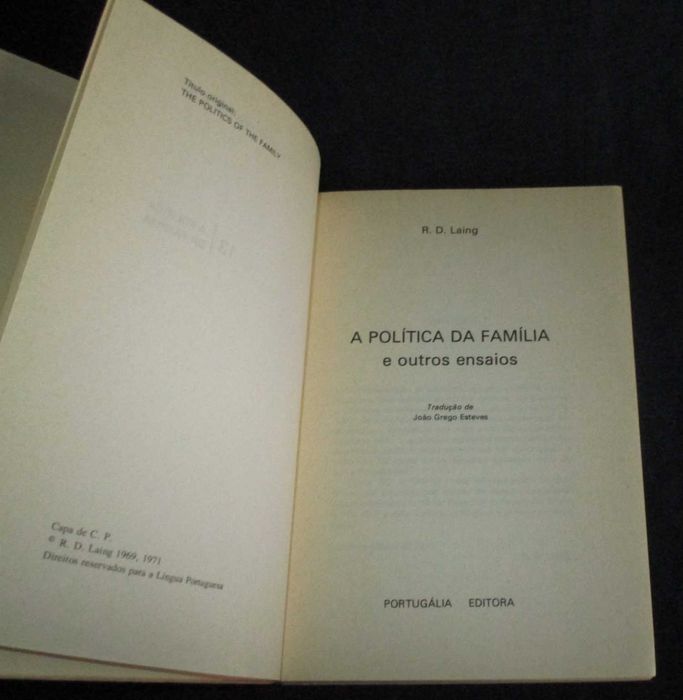 Livro A Política da Família e outros Ensaios Laing
