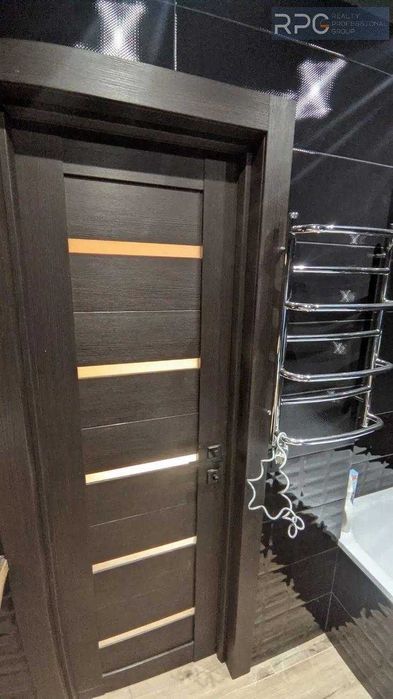 Продам 2к квартиру Печерськ метро Палац України