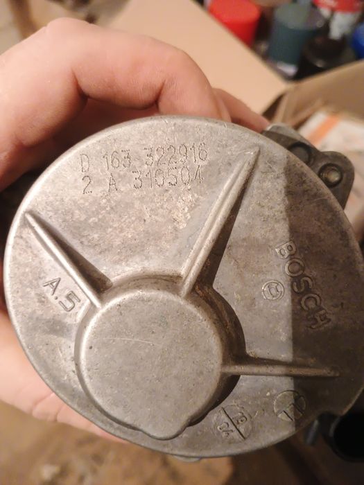 Вакуумний насос Рено 1.9 дизель