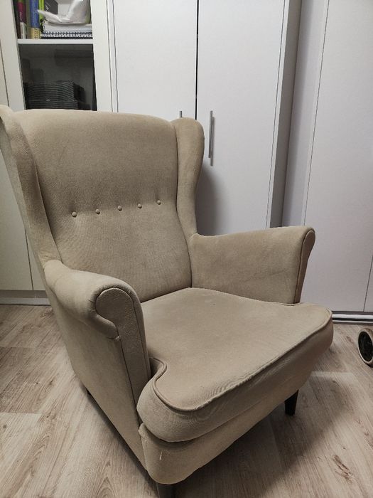 Fotel uszak beżowy