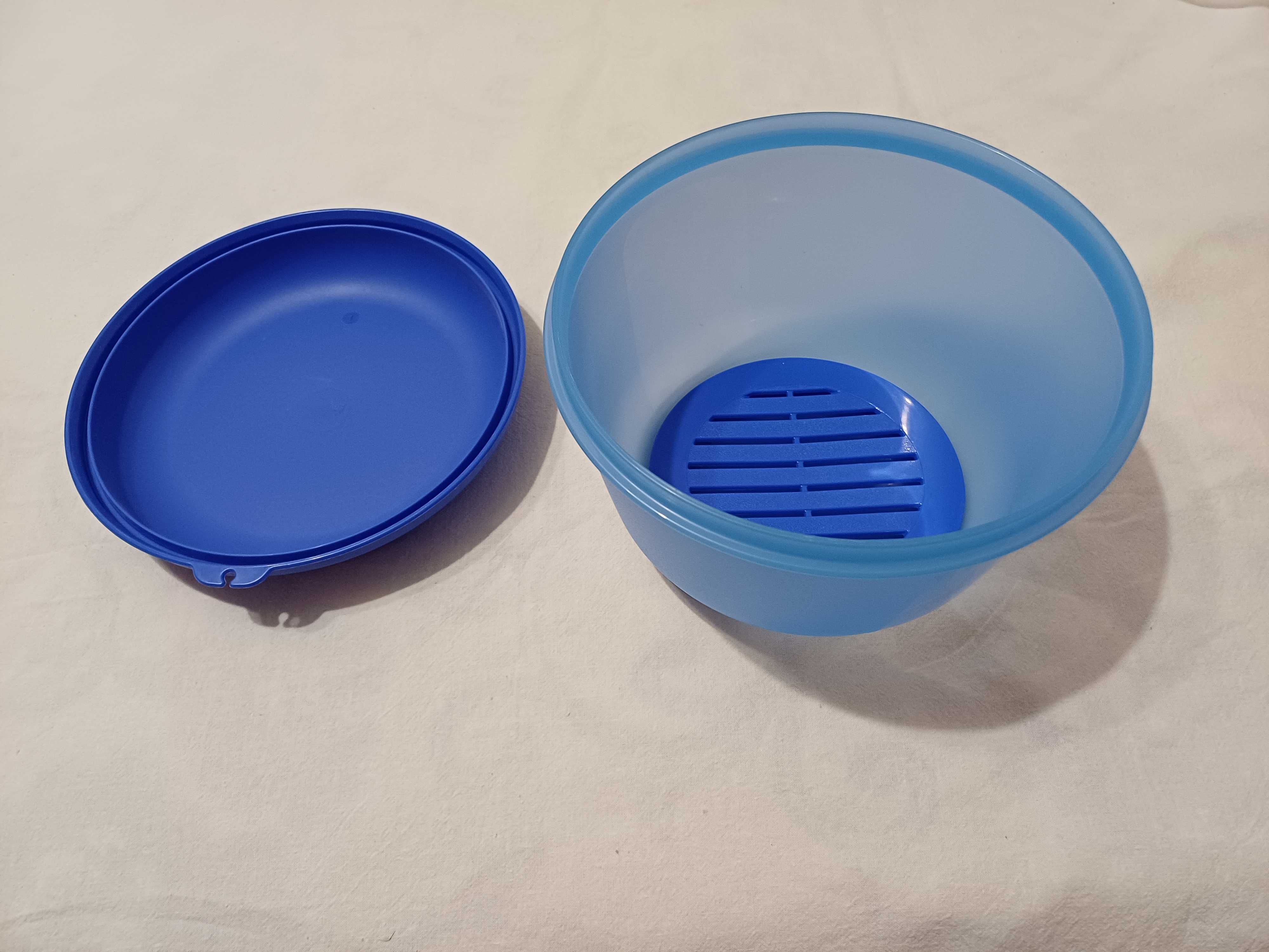 Tupperware. Контейнер Свежесть-павильон 2 л с решеточкой