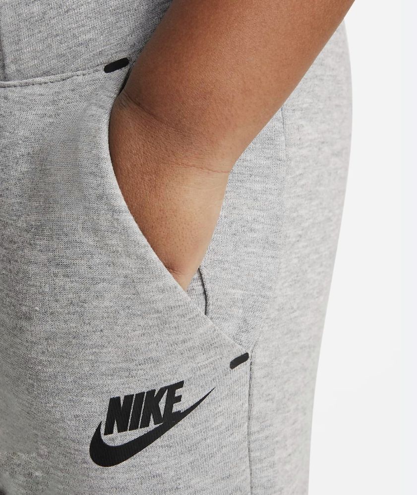 Продам дитячий спортивний костюм Nike Sportswear Tech Fleece, оригінал