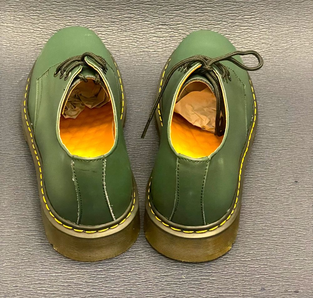 Glany półbuty zielone eleganckie skórzane  unisex martensy oxfordki