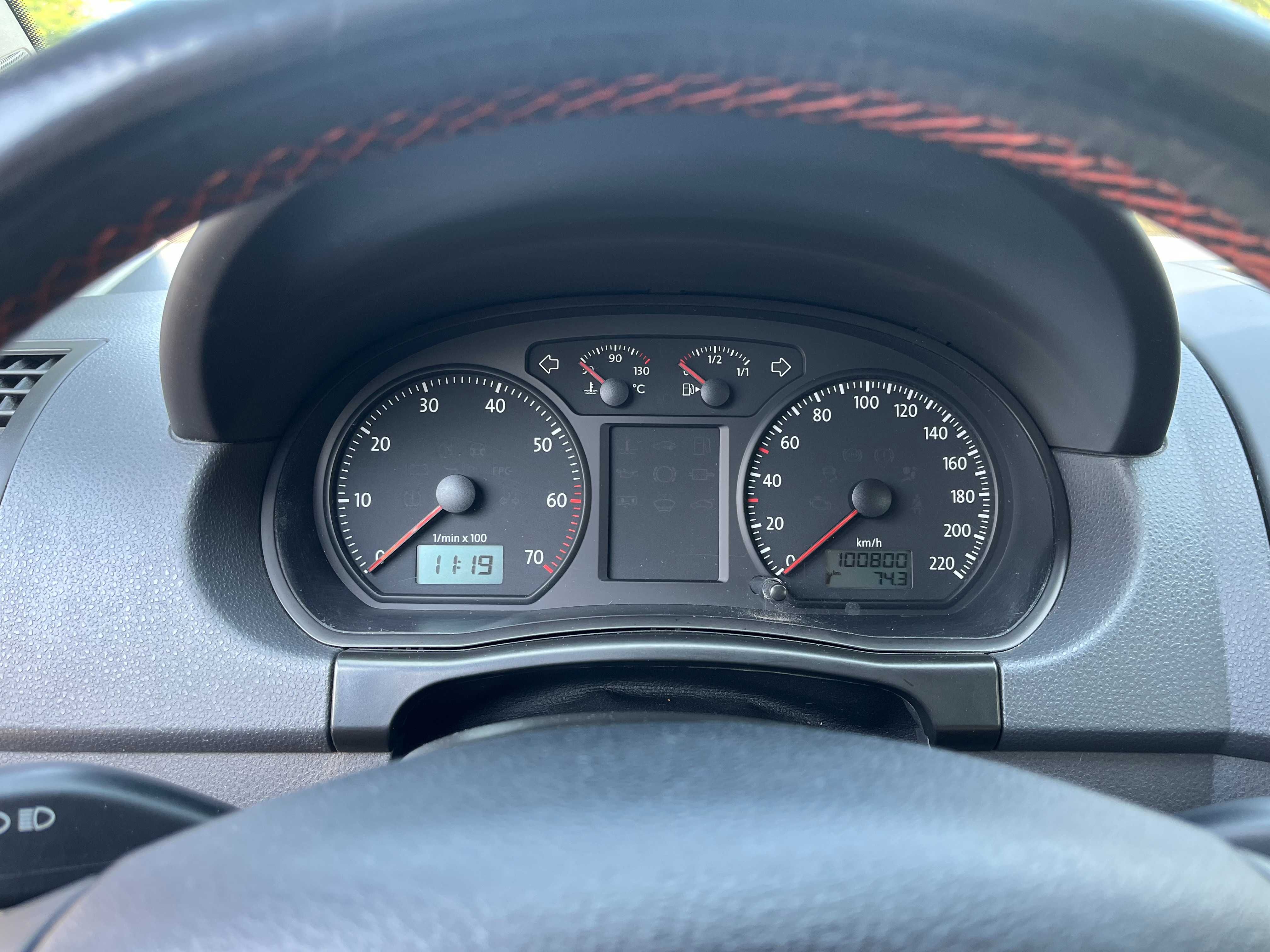 Volkswagen Polo 1.2 GO (2006) – 100.800 km | Gasolina | 5 Portas