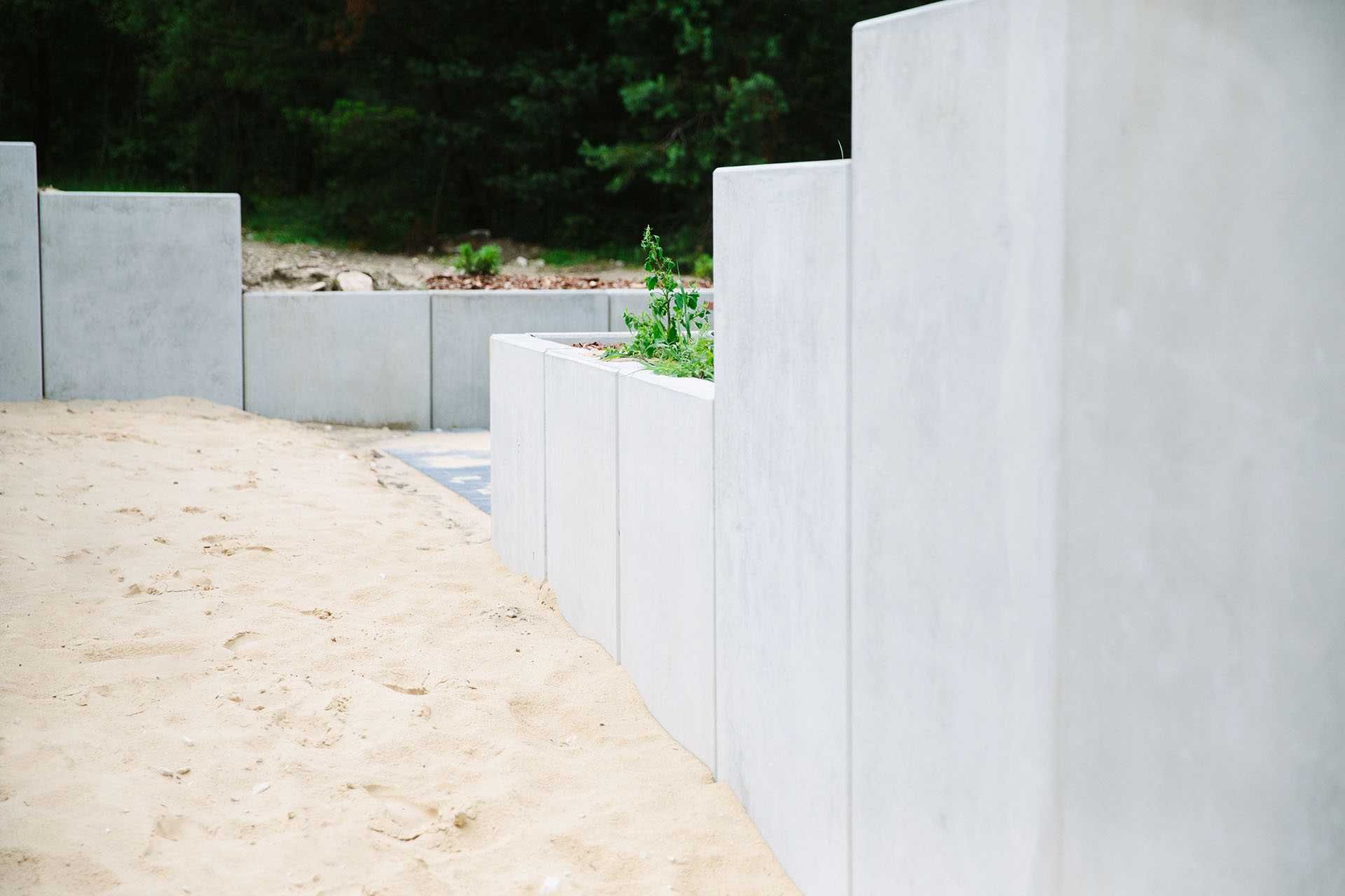 Duża donica betonowa modułowa|ścianki oporowe L|beton architektoniczny