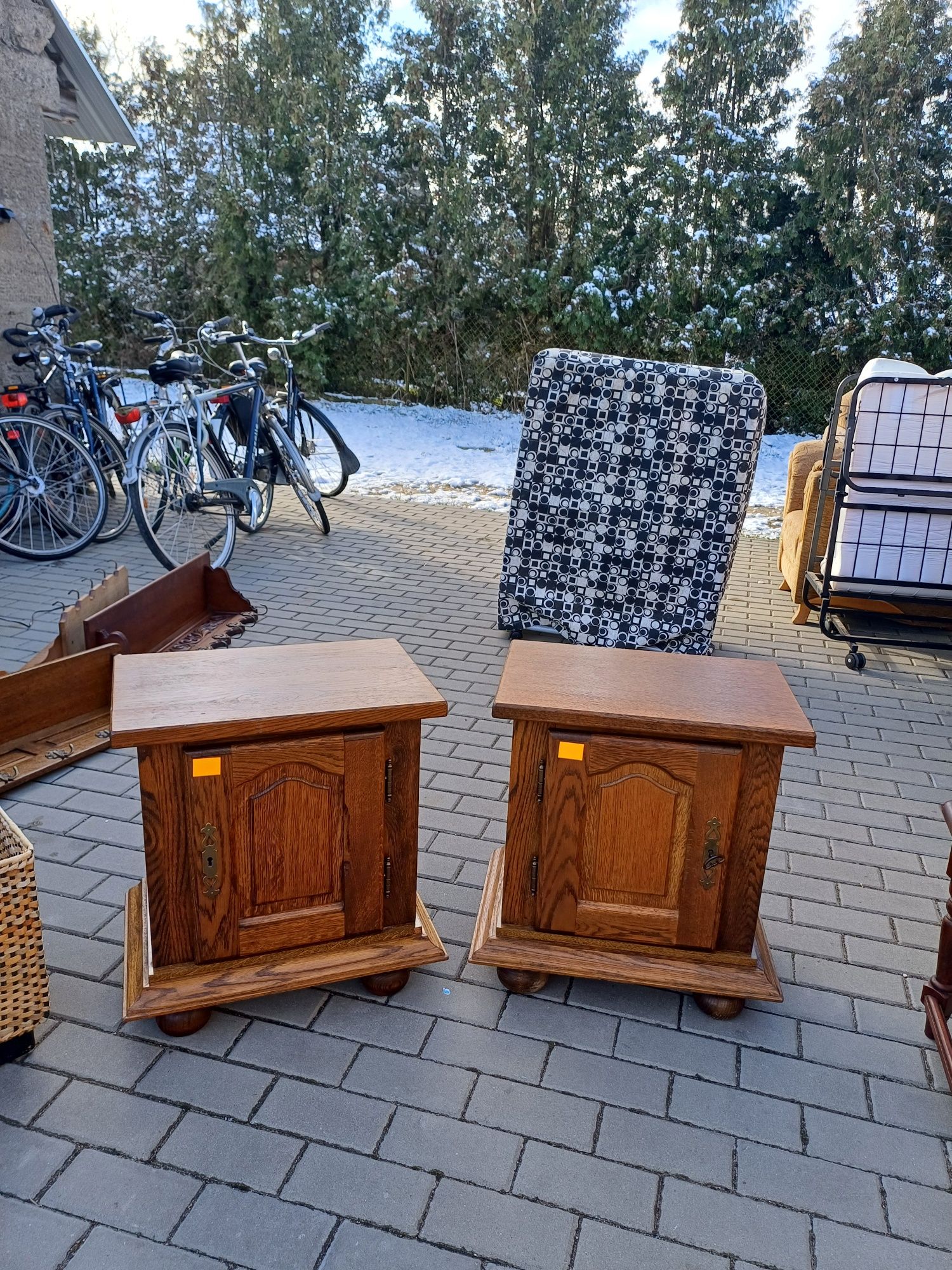 Komplet szafek nocnych