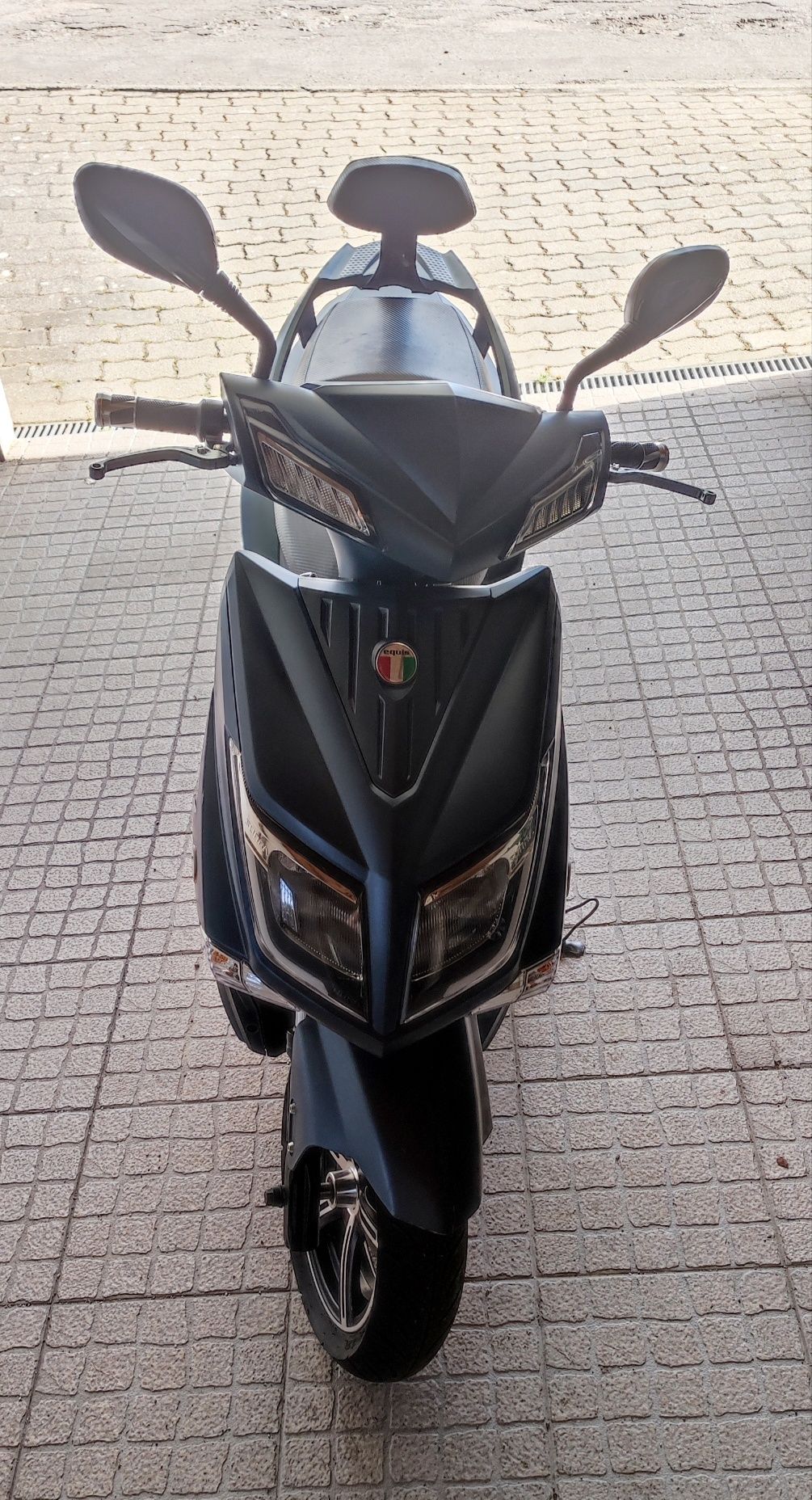 Scooter Elétrica HECHT EQUIS
