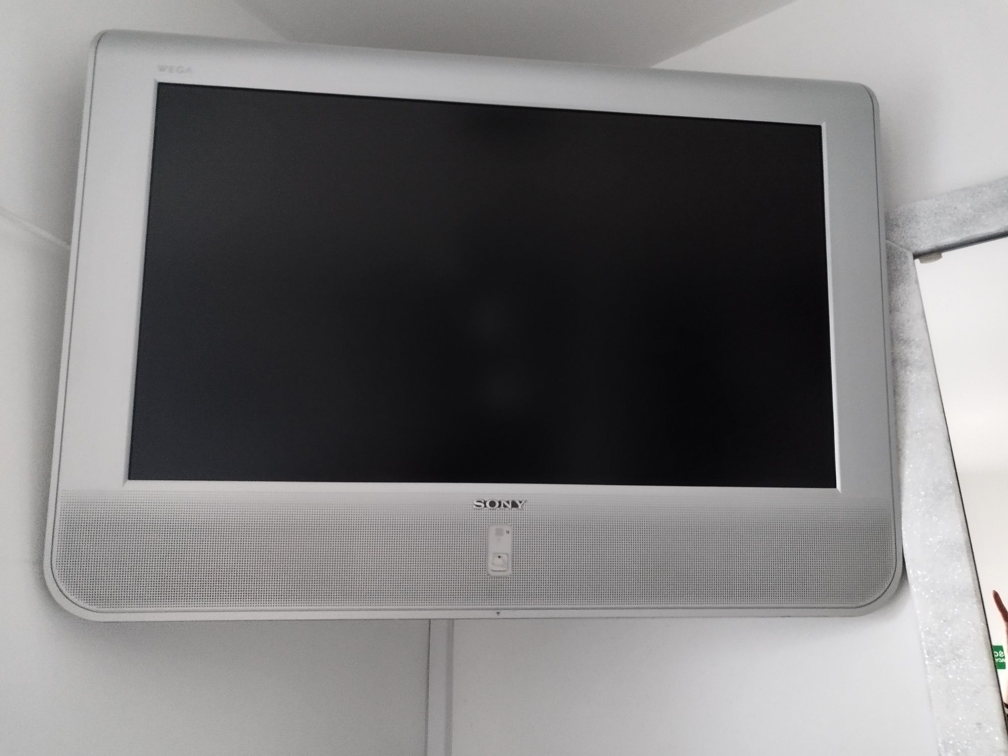 Telewizor Sony Wega 32 cale gratis stelaż plus nowy decoderzawiesze