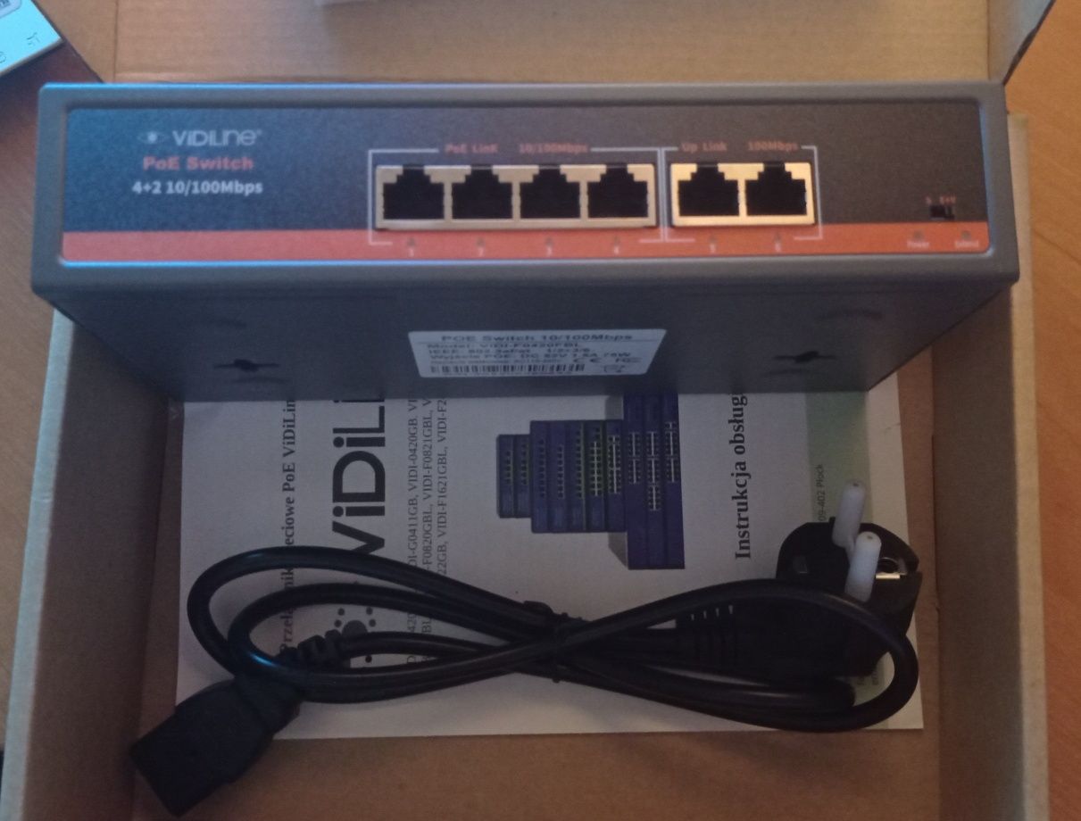 Switch PoE 4 port 2 Uplink 100mb/s